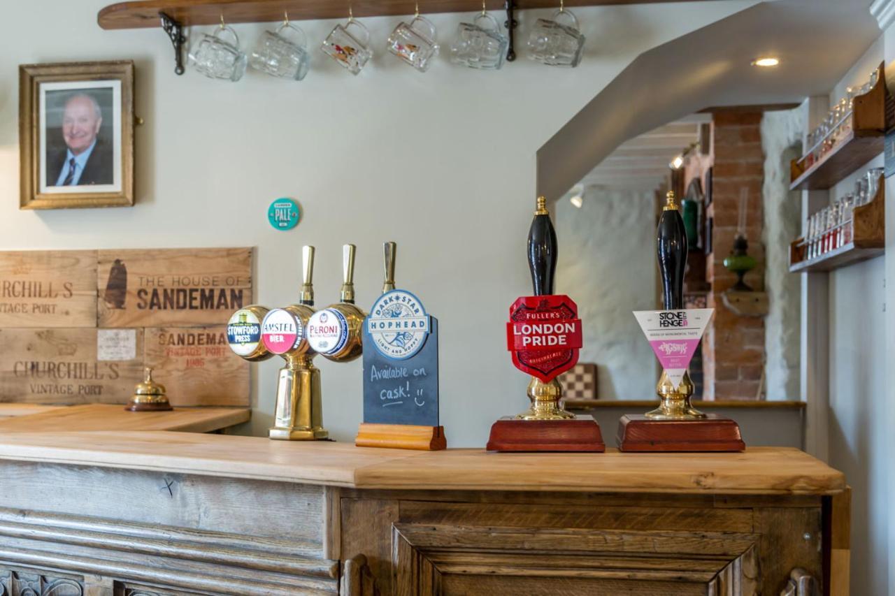 The Dog & Gun Inn Netheravon Exteriér fotografie