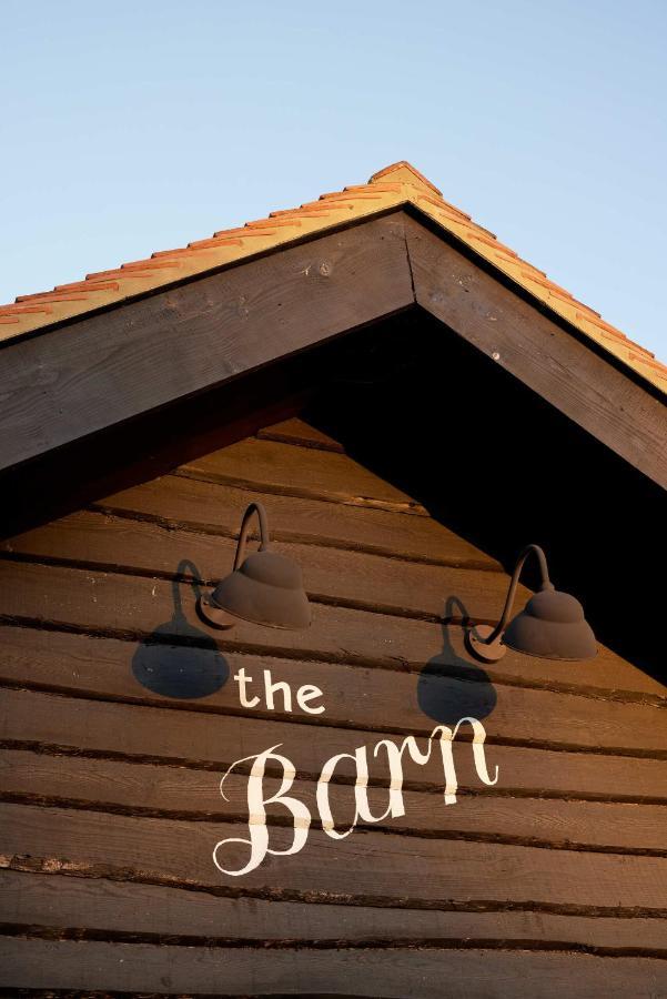 The Dog & Gun Inn Netheravon Exteriér fotografie
